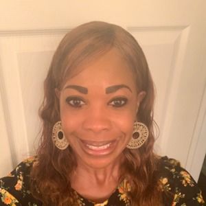 Meet your Posher, Linda